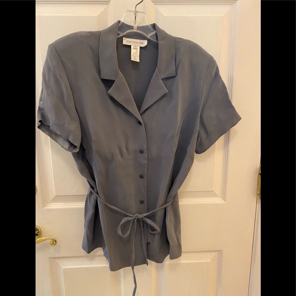 JNY silk short sleeve gray blue blouse belted 12